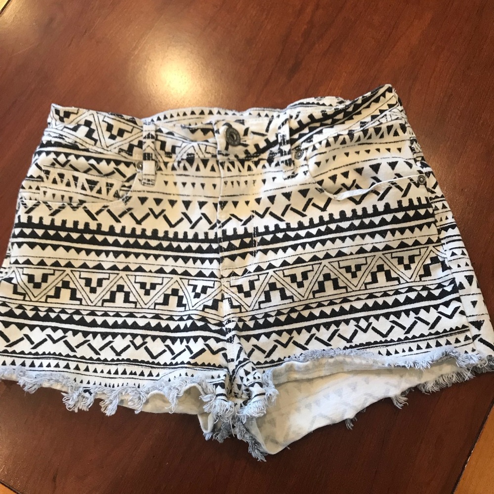 Bullhead shorts, size 9.